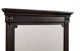 Stamford Queen Upholstered Bed