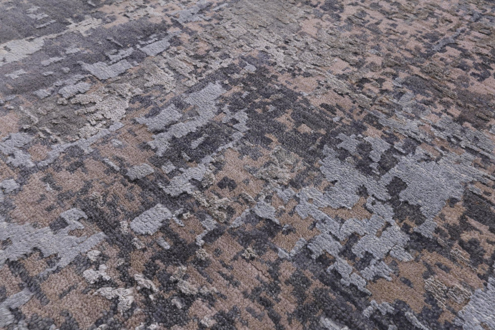 Modern Hand Knotted Wool and Silk Rug 4' 1" X 6' 0" Q7084