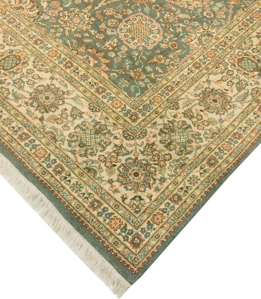 Peshawar Elfrida Green Hand-Knotted Rug, 10'2x14'3