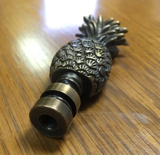 Royal Designs Resort Pineapple Finial, Antique Brass
