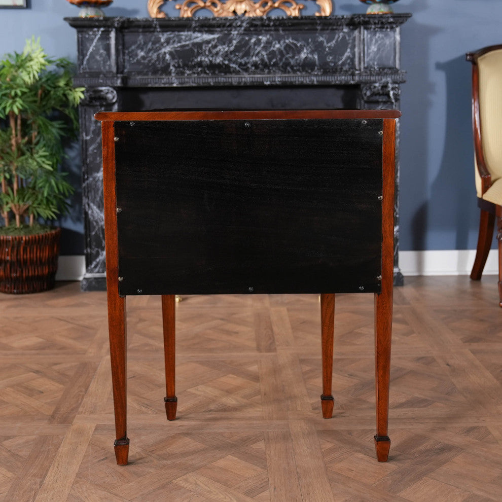 Mahogany Hepplewhite Commode