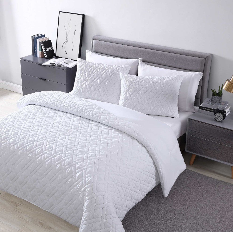 The Nesting Company Larch 3 Piece Comforter Set - Queen - White
