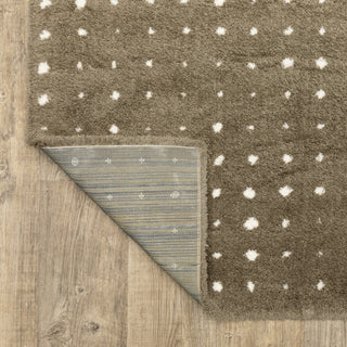 Greer Transitional Geo Dots Mink Brown/ Ivory Area Rug, 2'3" x 7'6"