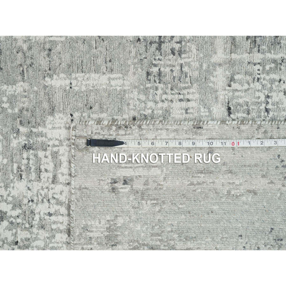 Light Gray Modern Design Natural Wool Hand Knotted Square Oriental Rug 6'2"x6'2"