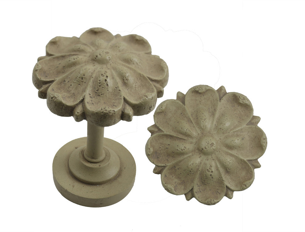 Urbanest Petals Medallion Drapery Holdback, Cottage, Set of 2