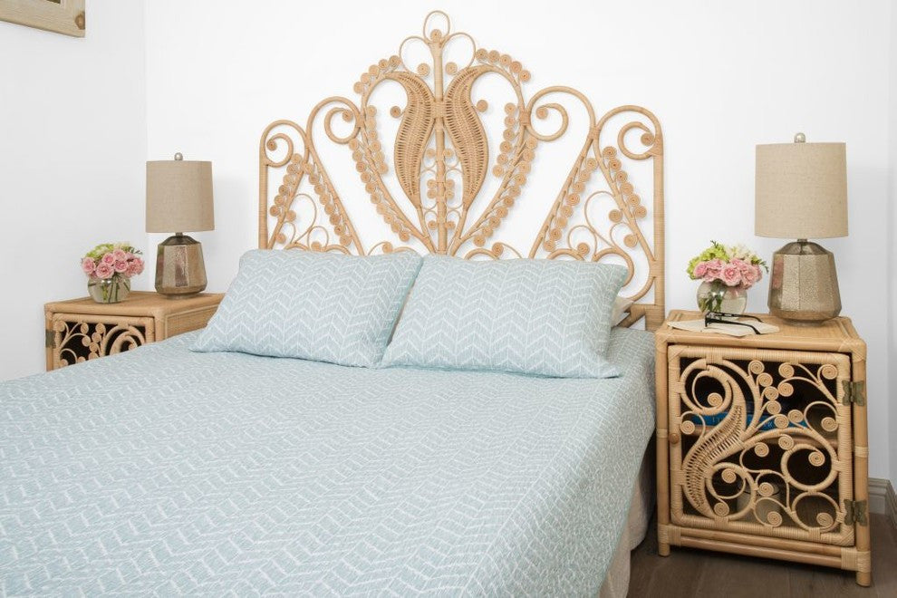 Rattan Peacock Nightstand, 1-Door, Opening Left, Natural
