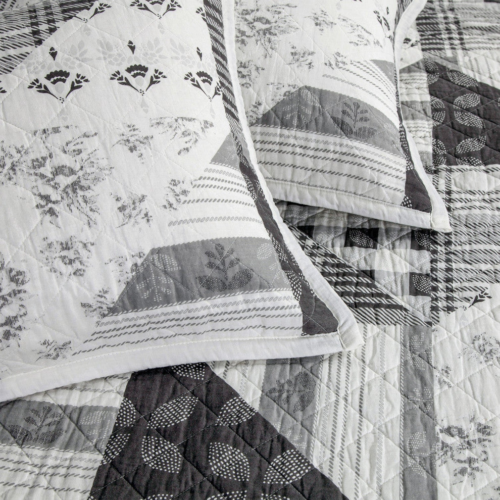 Patchwork Prairie Reversible Quilt Set, 3 Piece, King