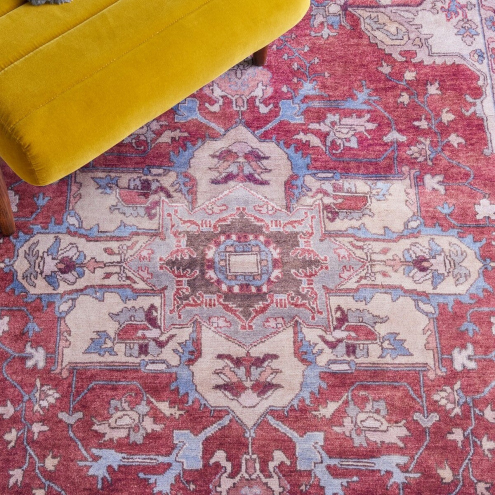 Safavieh Couture Tucson Collection, TSN106 Machine Washable Rug, Red / Beige, 5' Round