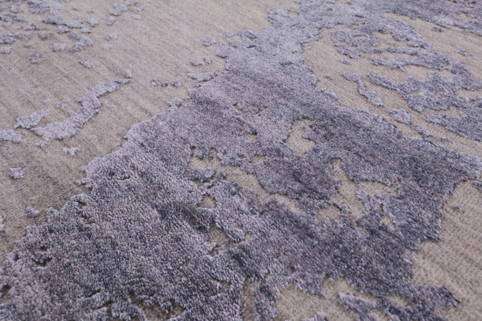 Abstract Wool and Silk Hand Knotted Rug 8' 1" X 10' 1" Q6625