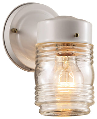 Quinn 7" Wall Lantern