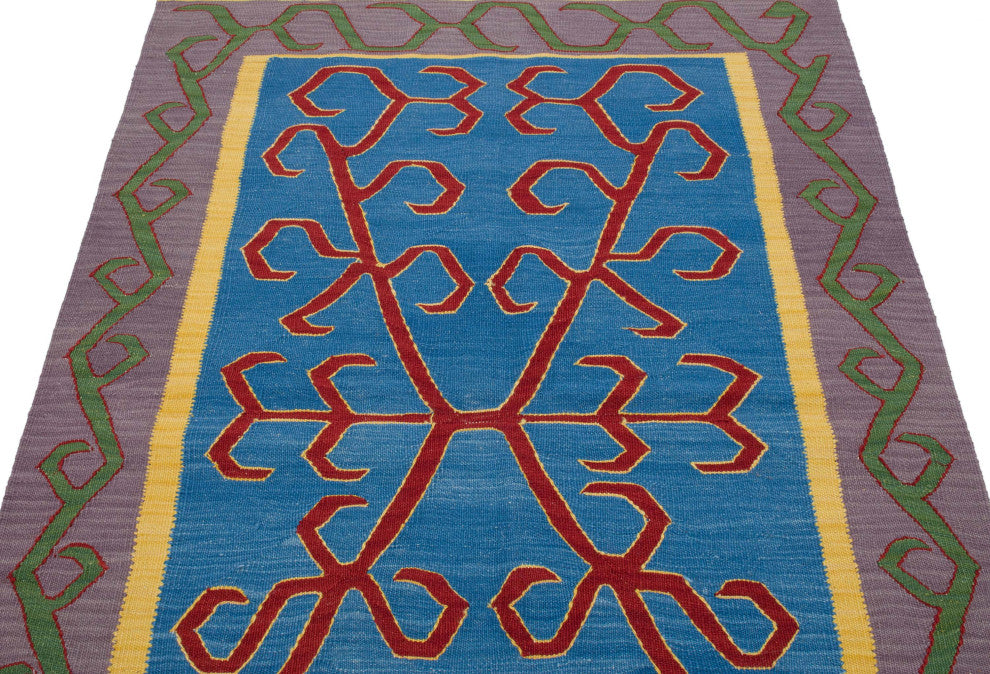 New Handwoven Turkish Kilim Rug 3' 10" x 5' 10", 46 in. x 70 in.