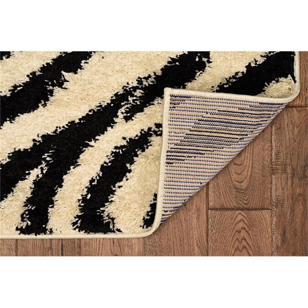 Linon Moroccan Sahara Power Loomed Polypropylene 8'x10' Rug in Ivory