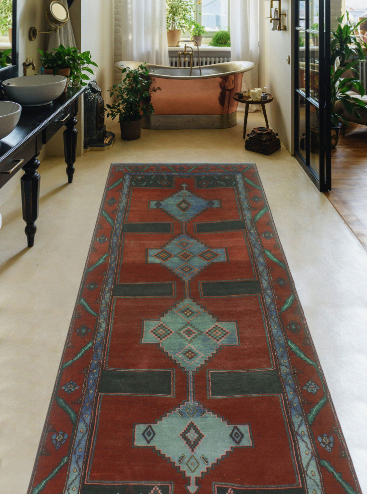 Semi-Antique Dorothea Charcoal/Burgundy Runner, 3'2x9'2
