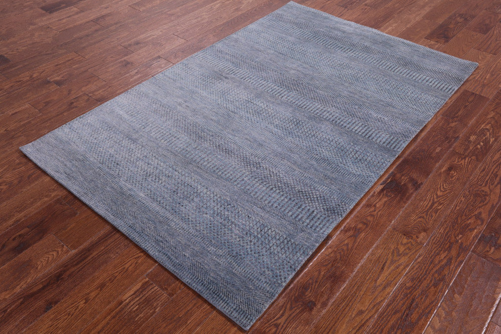 Savannah Grass Wool and Silk Hand Knotted Rug 4' 0" X 6' 4" Q11506