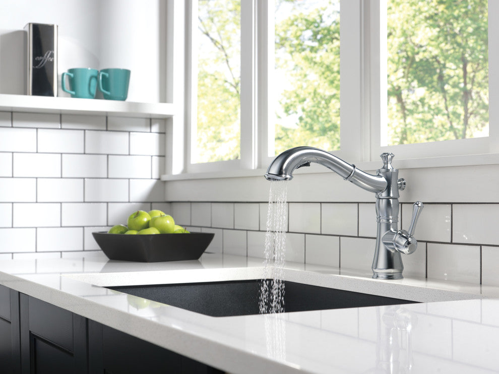 Delta Cassidy Single Handle Pull-Out Kitchen Faucet, Arctic Stainless