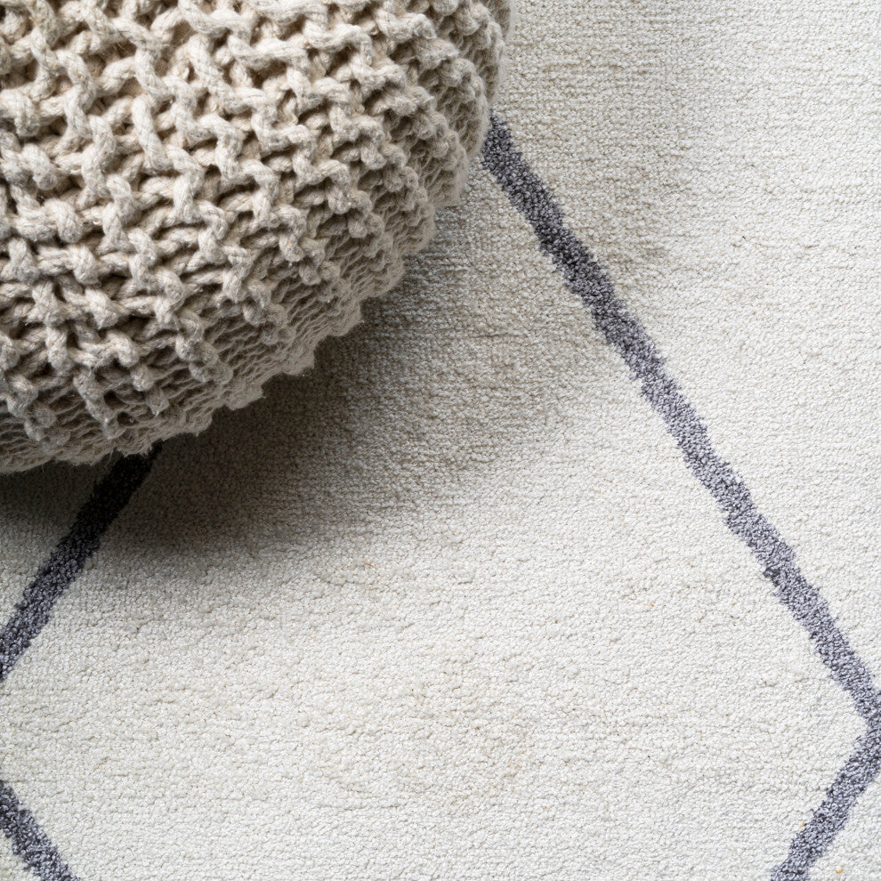 Cole Minimalist Diamond Trellis White/Gray 5' Round Area Rug