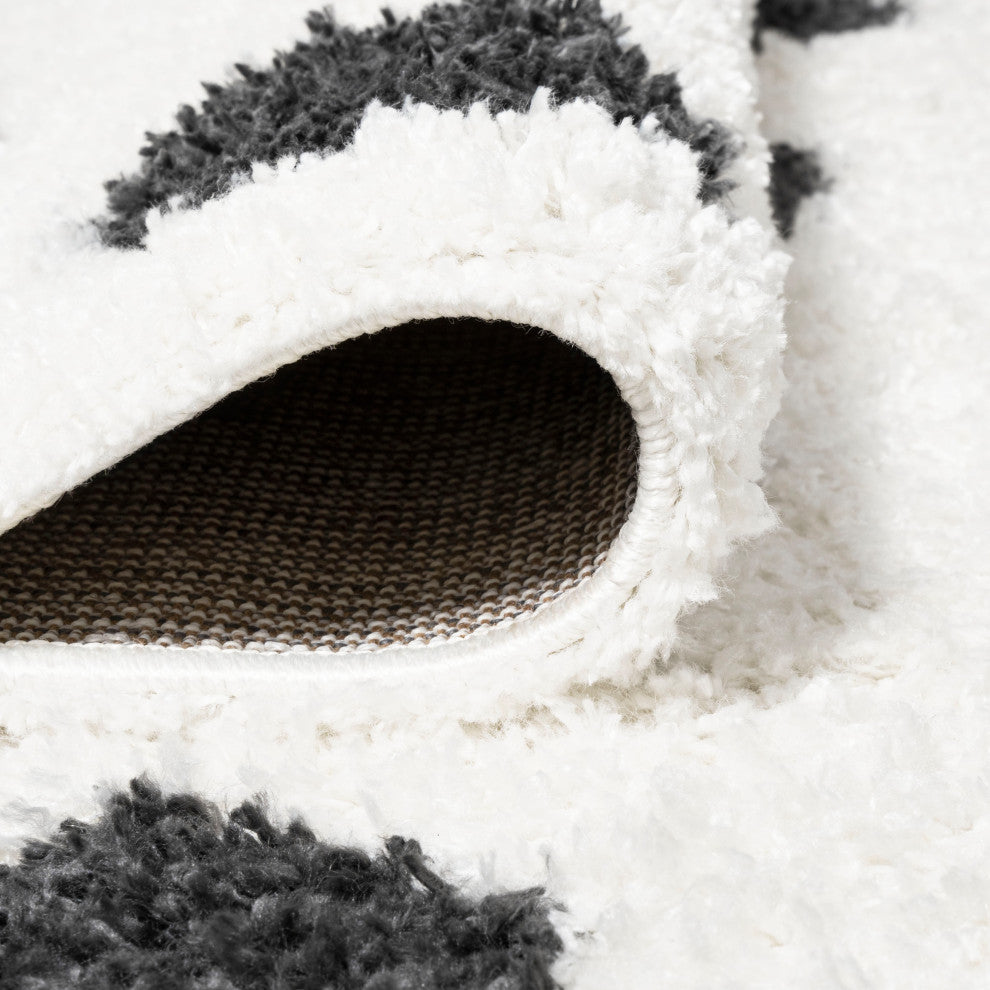 Pere Modern Charcoal Dot Shag, White/Black, 2x8