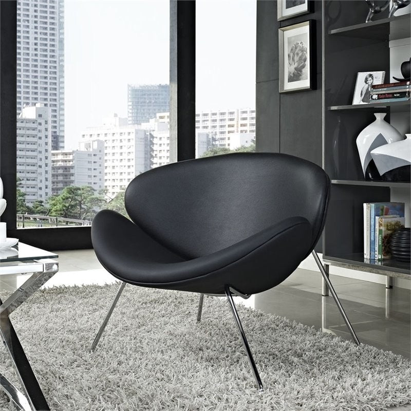 Nutshell Lounge Chair in Black