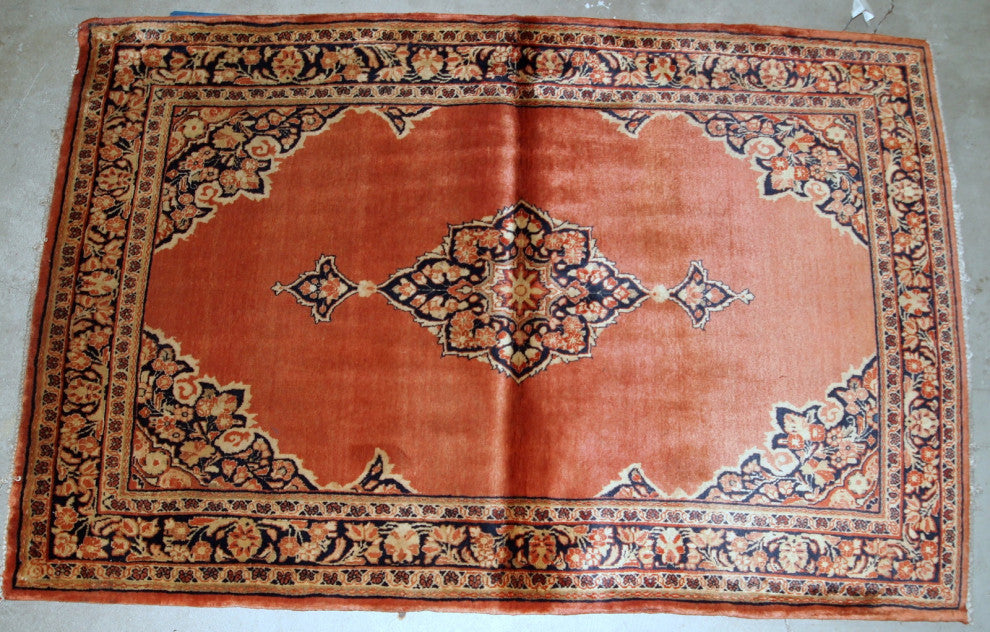 Handmade antique Persian Sarouk rug 3.5' x 5.3' (106cm x 161cm) 1920s