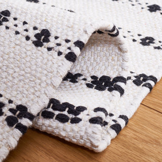 Safavieh Montauk Collection MTK714Z Rug, Black/Ivory, 4' x 6'