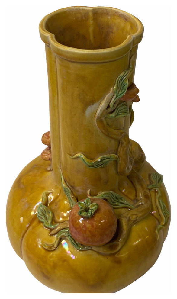 Handmade Chinese Ceramic Distressed Yellow Peach Theme Vase Hws1768