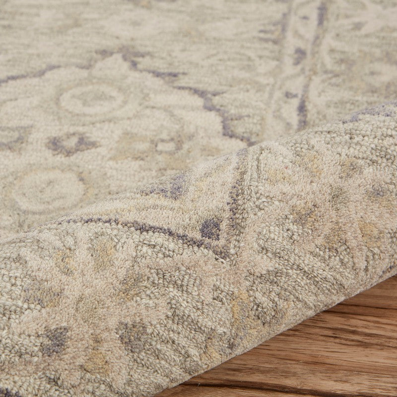 5" x 8" Pale Green and Cream Decorative Area Rug