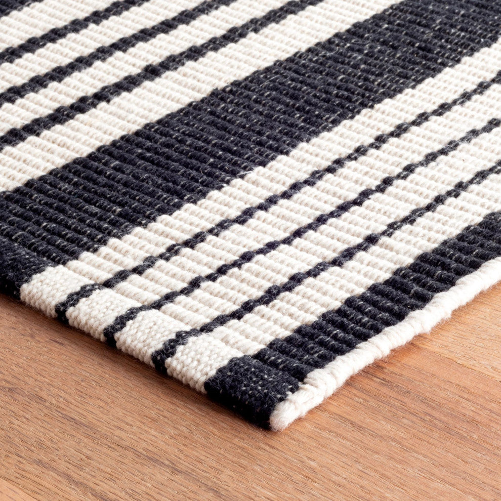 Dash & Albert Birmingham Black Handwoven Indoor/Outdoor Rug, Black, 2' x 3'