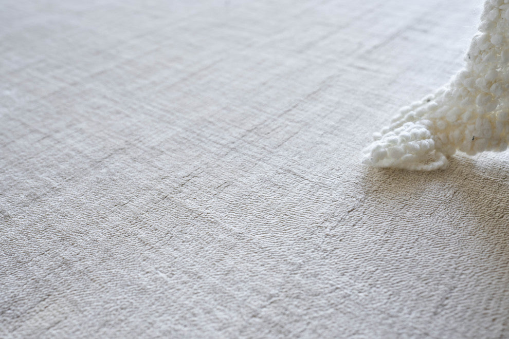 Purity Handmade Hand Loomed Bamboo Silk and Cotton Ivory Area Rug, 6'x9'