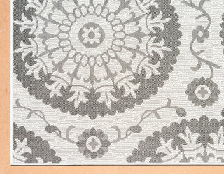 Unique Loom Yellow Medallion Outdoor 6' Square Rug