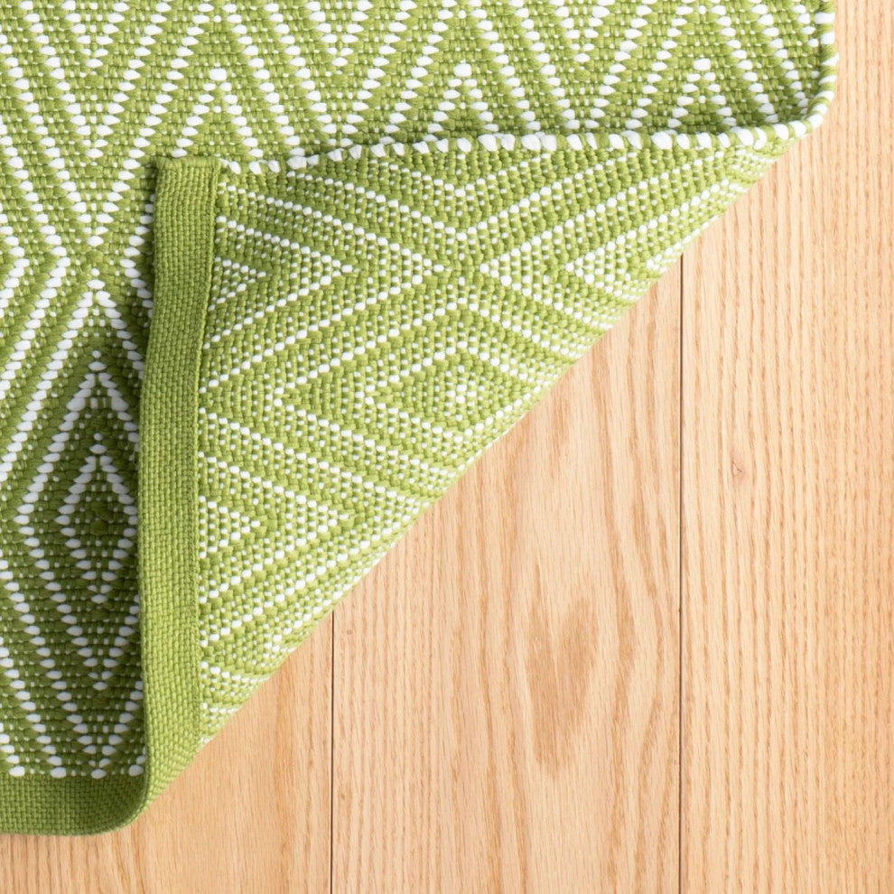 Dash & Albert Diamond Sprout/White Handwoven Indoor/Outdoor Rug, Green, 4' x 6'