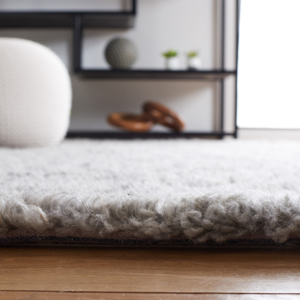 Safavieh Casablanca Collection CSB703F Rug, Grey, 6' x 9'