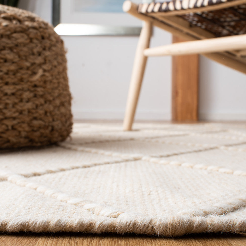 Safavieh Casablanca Collection CSB575B Rug, Beige/Ivory, 6' X 9'