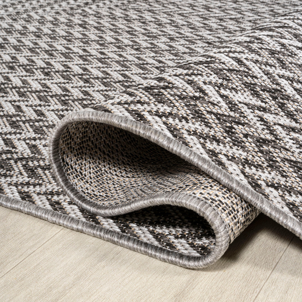 Chevron Modern Concentric Squares Indoor/Outdoor Area Rug, Black/Light Gray 8x10