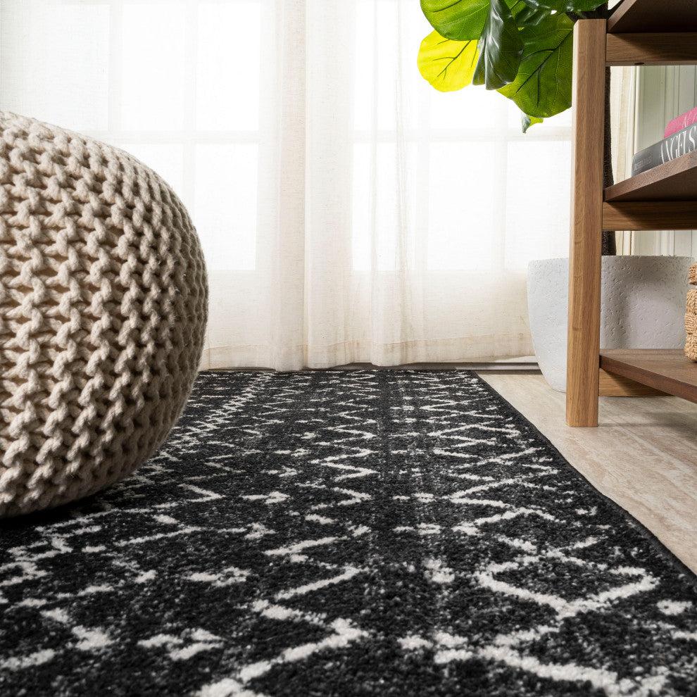 Moroccan HYPE Boho Vintage Diamond Runner Rug, Black/Ivory, 4 X 6