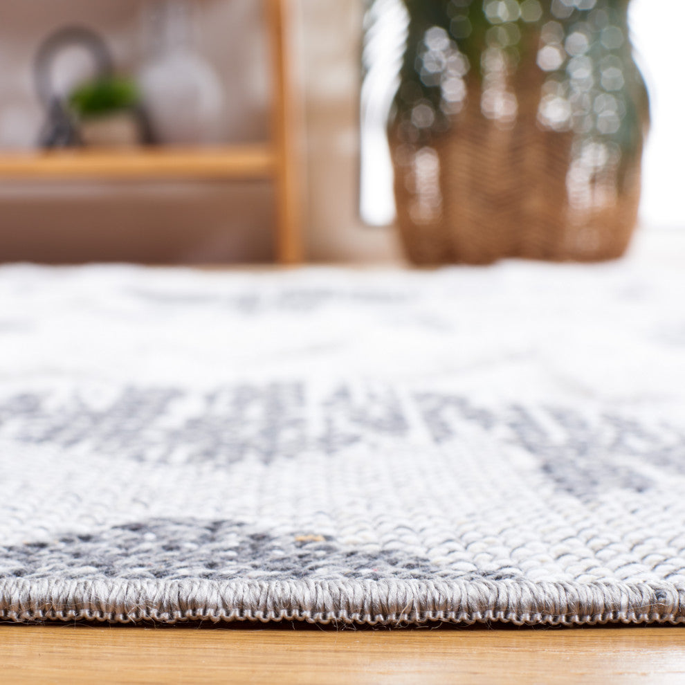 Safavieh Augustine Collection, AGT712 Rug