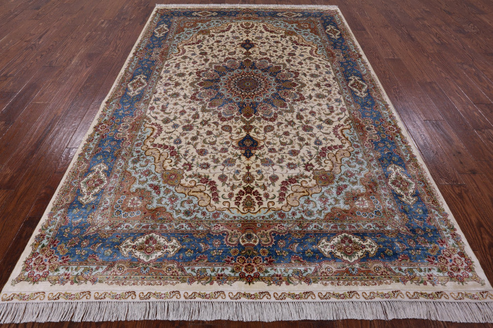 High End Persian 100% Silk Hand Knotted Rug6' 0" X 9' 0'' Q4810
