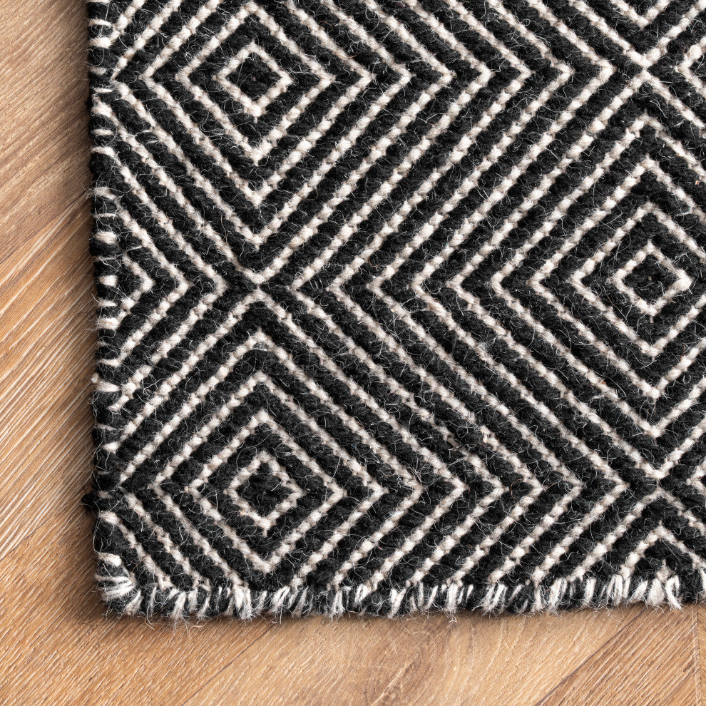 Nuloom Hand-Tufted Trellis Rug, Black 5'x8'