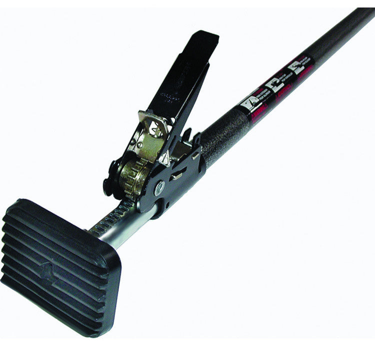 KeeperÂ® 05059 Adjustable Ratcheting Cargo Bar, 40" - 70"