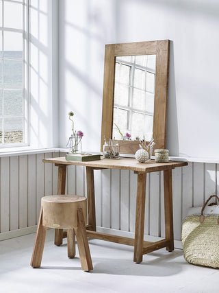 Roger Stool, Natural