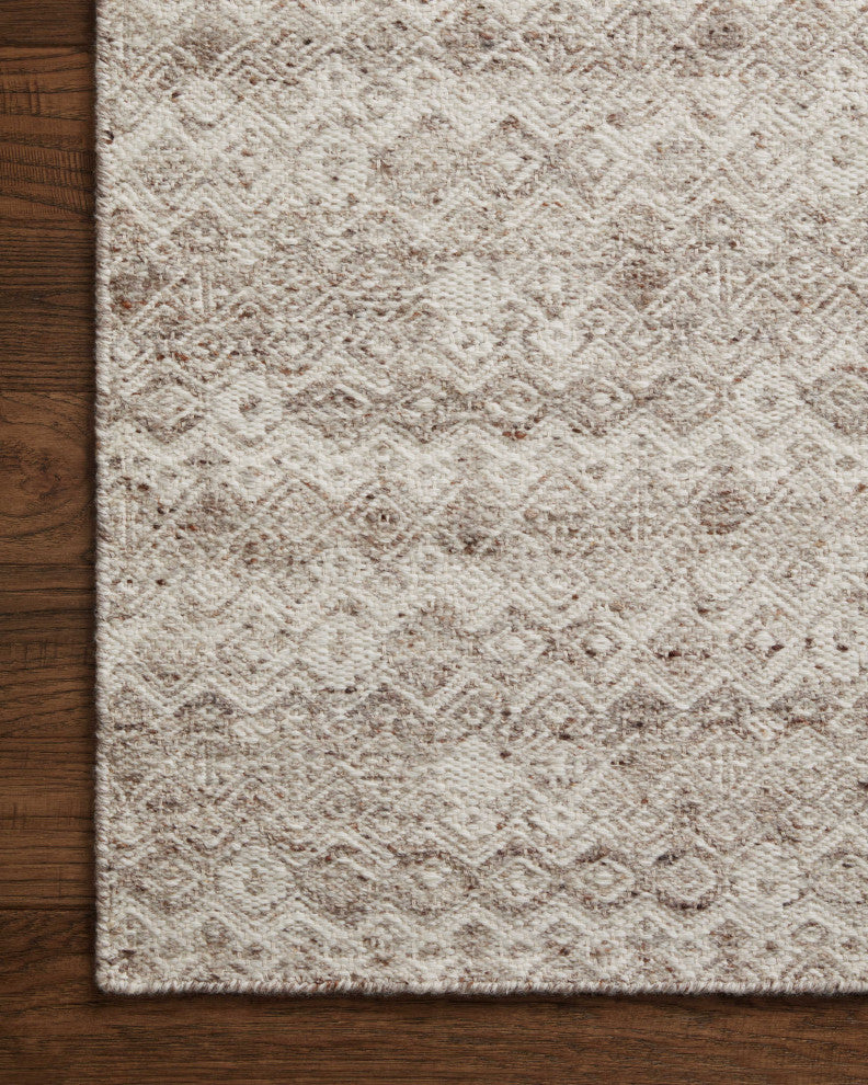 Loloi Raven Dove / Ivory 4'-0" x 6'-0" Accent Rug