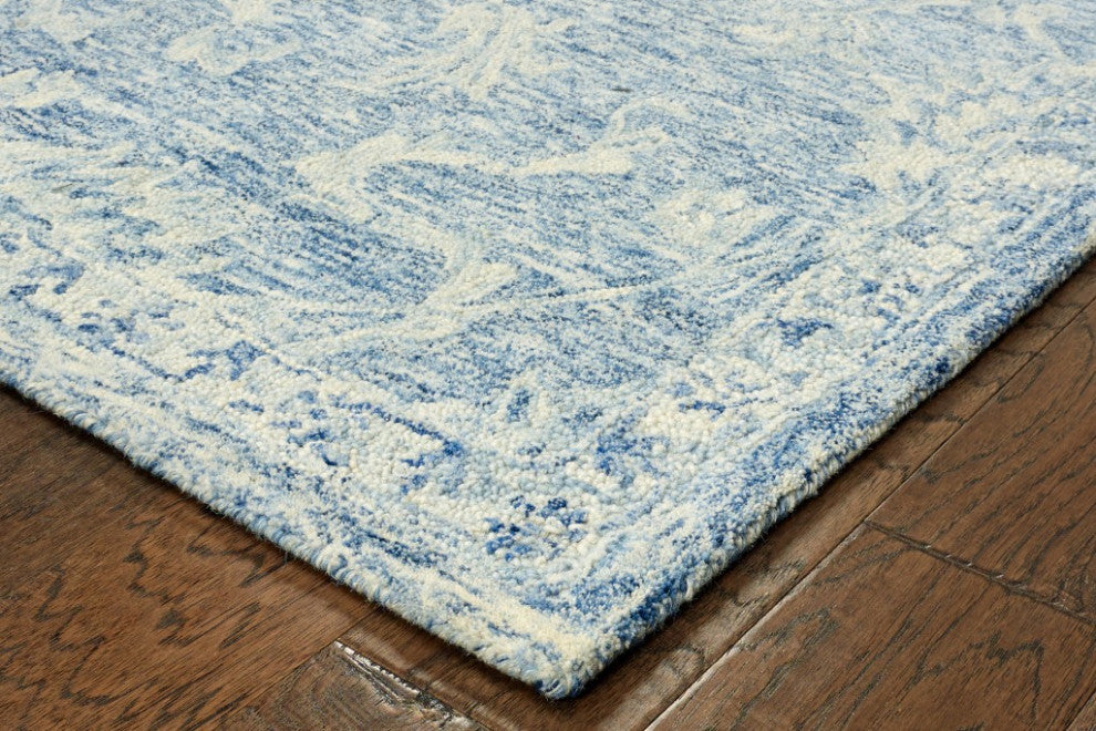 5" x 8" Blue and Ivory Interlacing Vines Area Rug