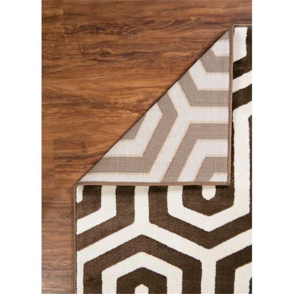 Linon Roma Zigzag Power Loomed Polypropylene 5'x7' Rug in Ivory