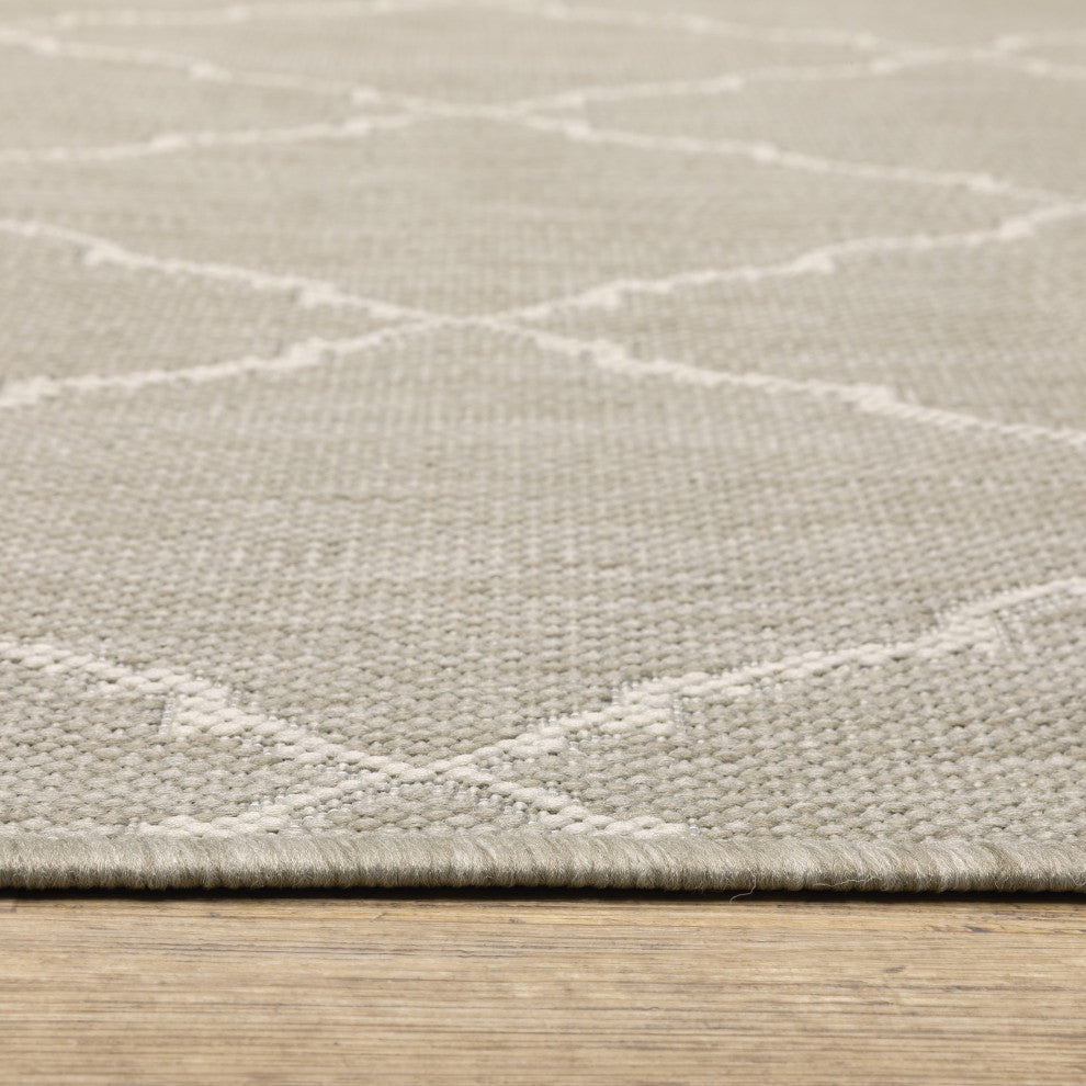 Parlan Lattice Indoor-Outdoor Area Rug, Gray, 9'10"x12'10"