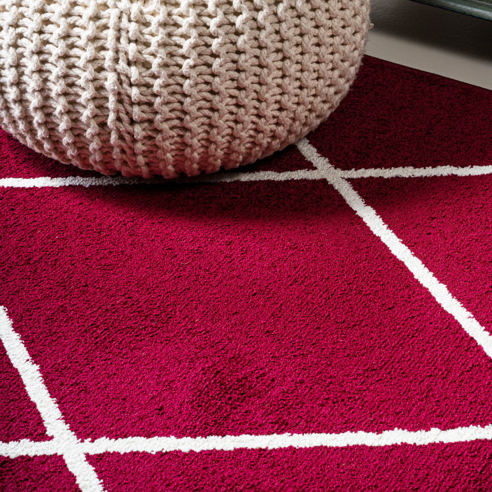Cole Minimalist Diamond Trellis Red/White 3'x5' Area Rug