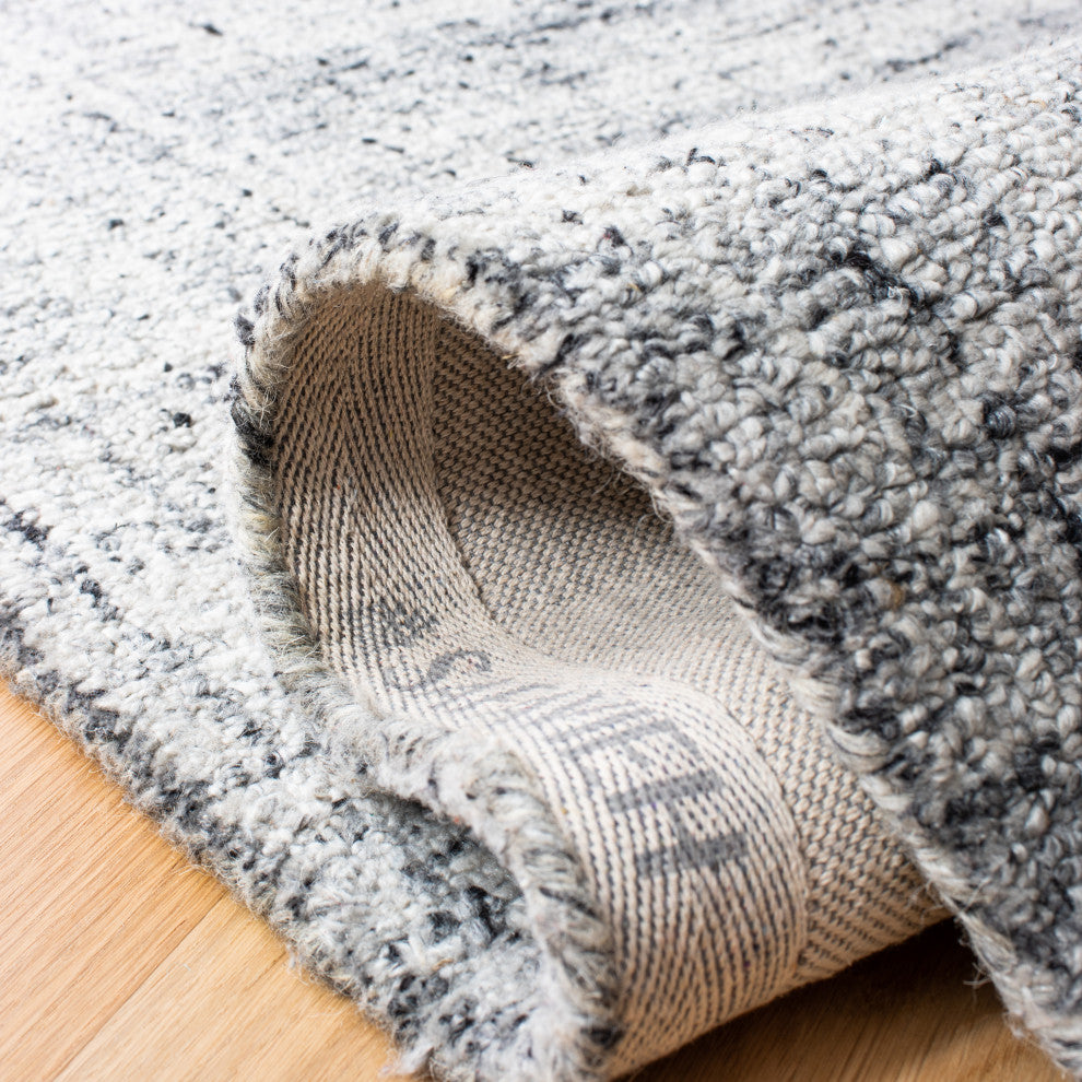 Safavieh Couture Abstract Collection, ABT141 Rug, Grey/Black, 2'3"x4'