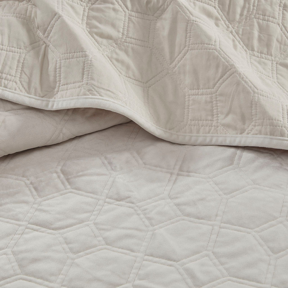 Madison Park Harper 3 Piece Velvet Quilt Set, Ivory