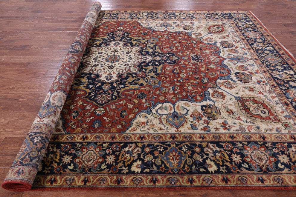 9' 9" X 13' 10" Persian Fine Serapi Hand-Knotted Wool Rug - Q14707