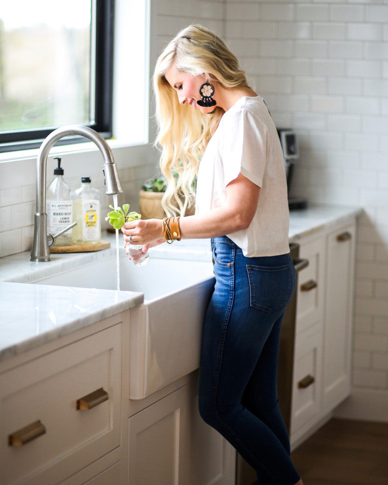 Austen Crisp White Fireclay 36" Single Bowl Farmhouse Undermount Kitchen Sink