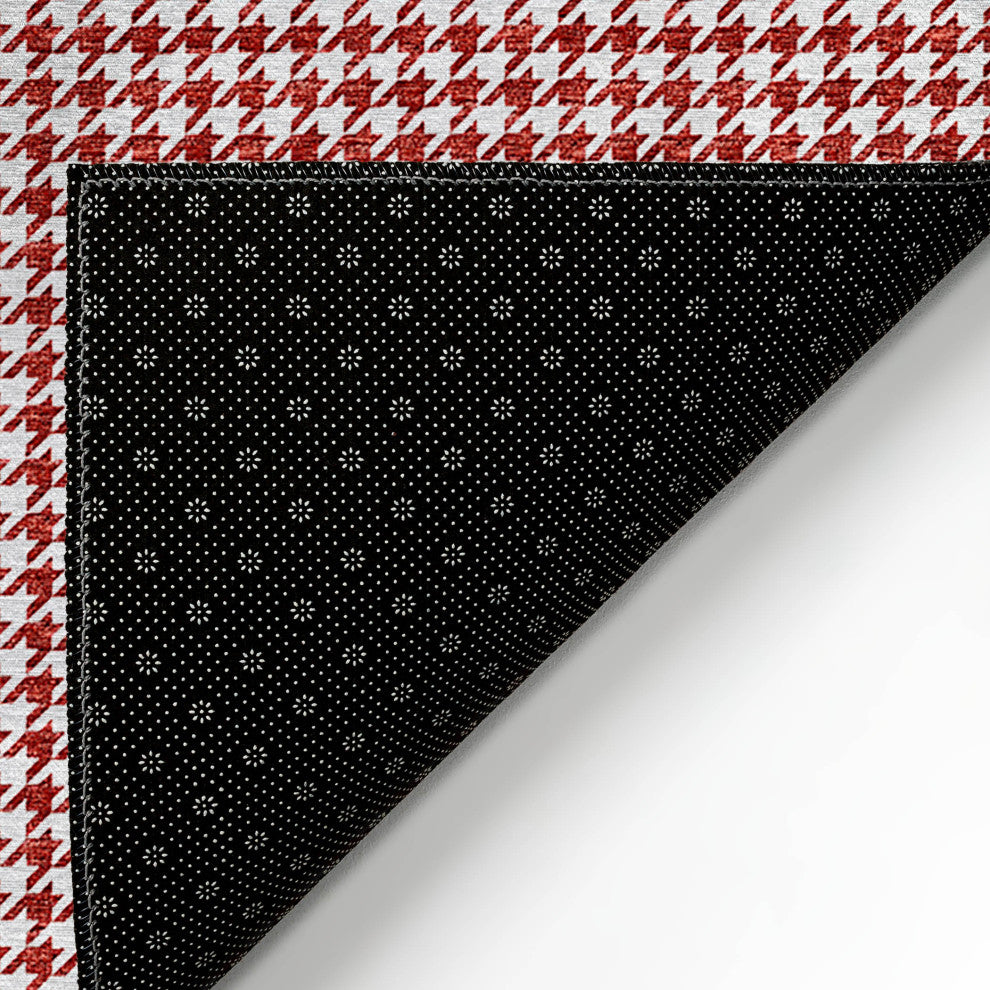 Indoor/Outdoor Hinton HN1 Red Machine Washable 8' x 8' Rug