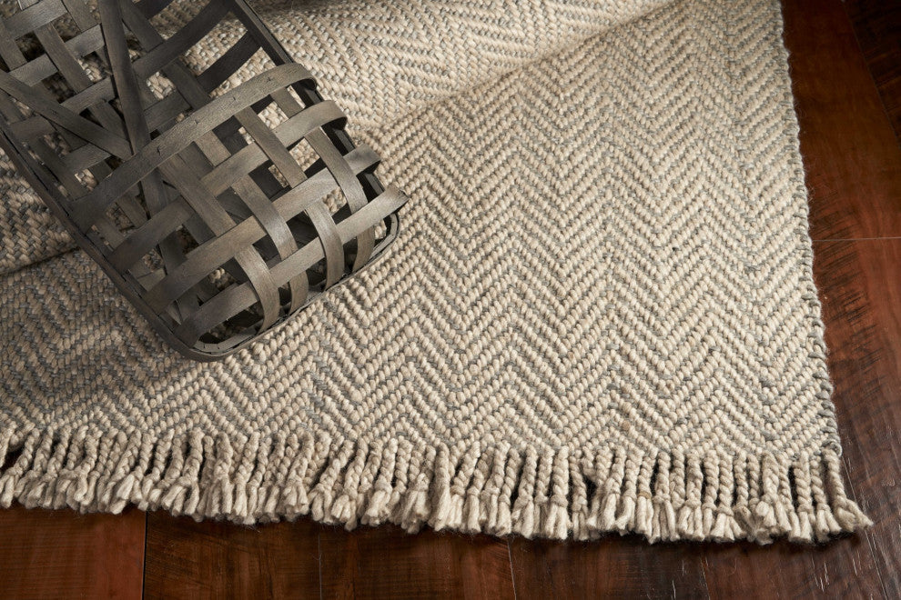 HomeRoots 5'x8' Oatmeal Beige Hand Woven Houndstooth Indoor Area Rug